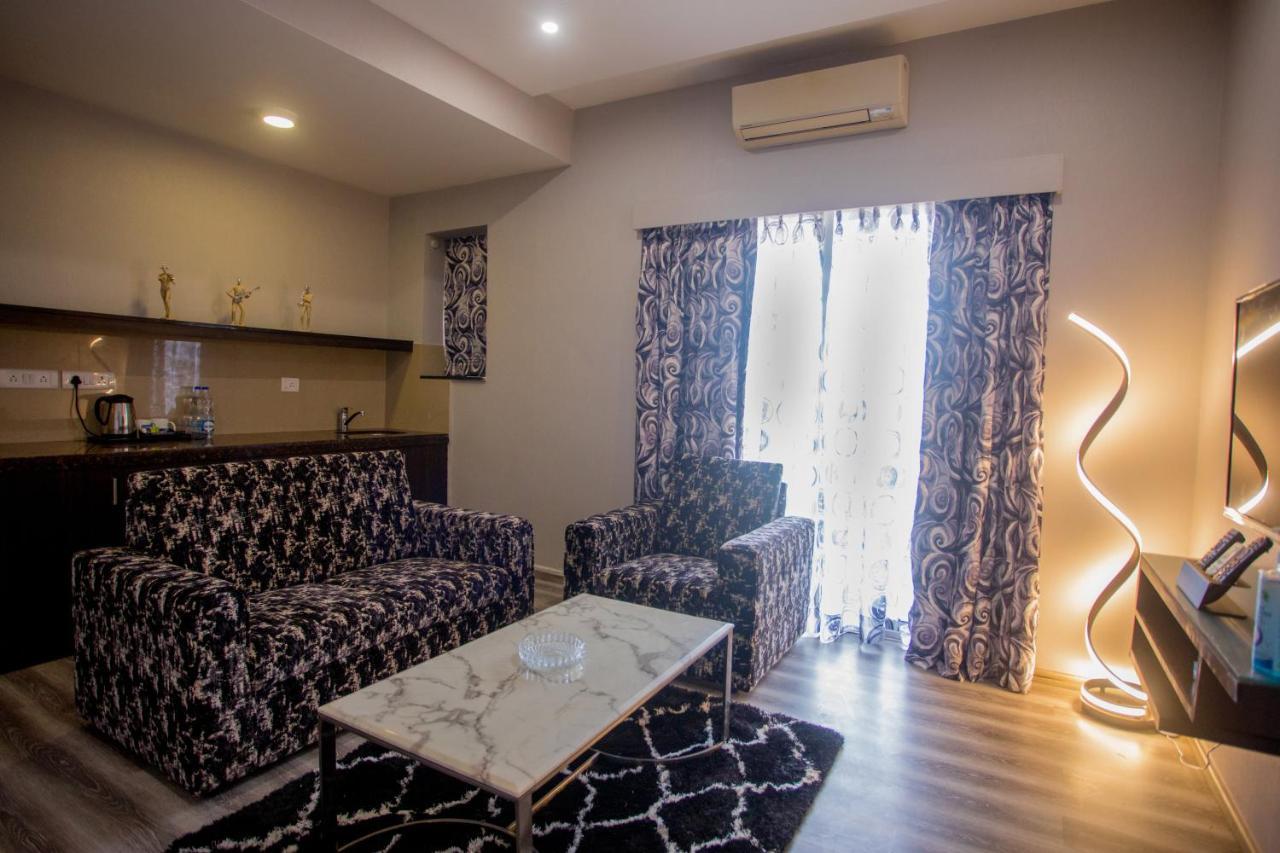 Encore Suites Goa Panaji Extérieur photo
